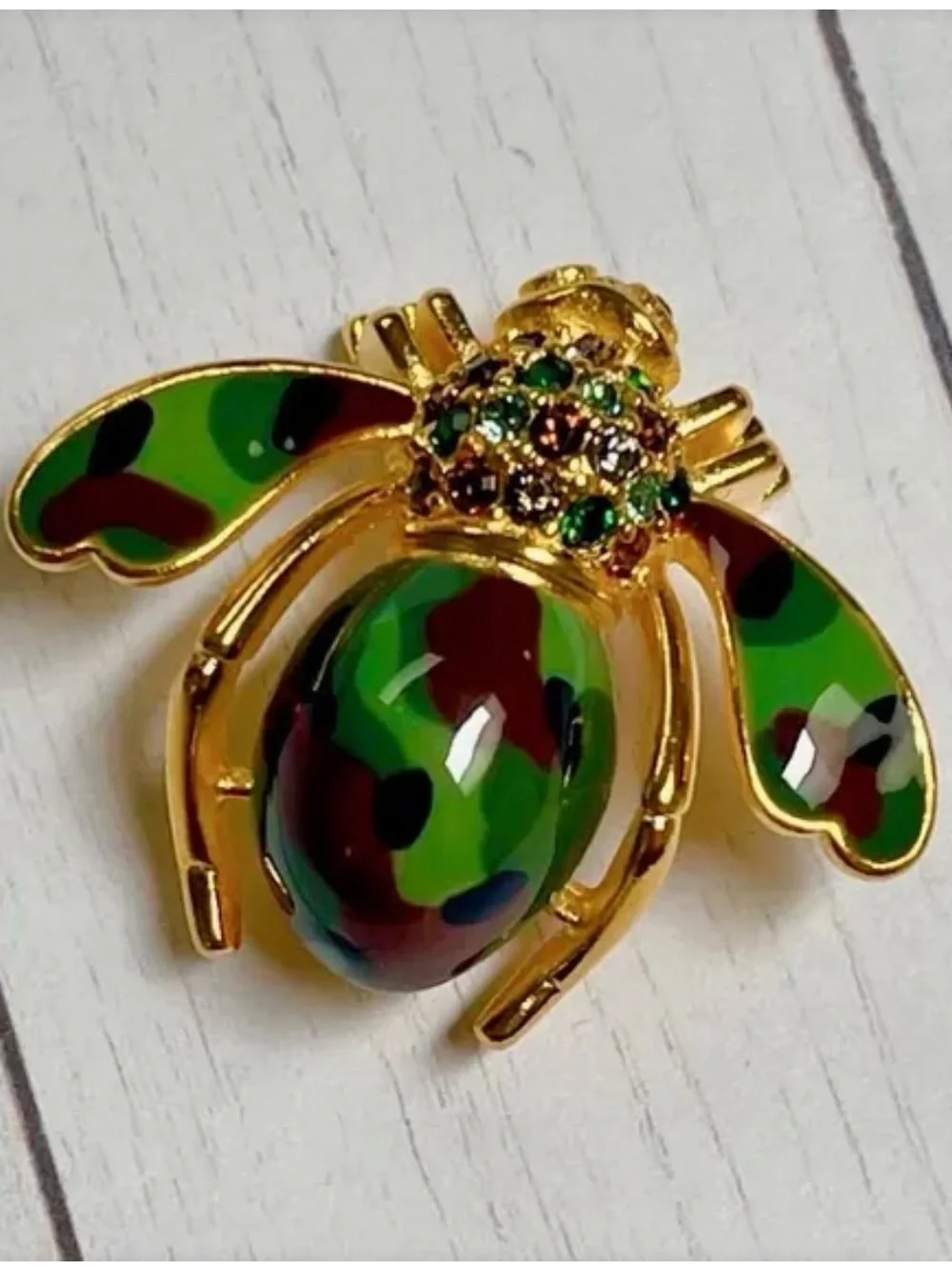 VINTAGE JOAN RIVERS CLASSICS ENAMEL CAMO SWAROVSKI CRYSTALS BEE BROOCH